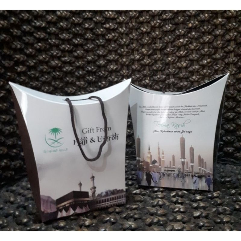 

tas / paper bag oleh oleh haji dan umroh