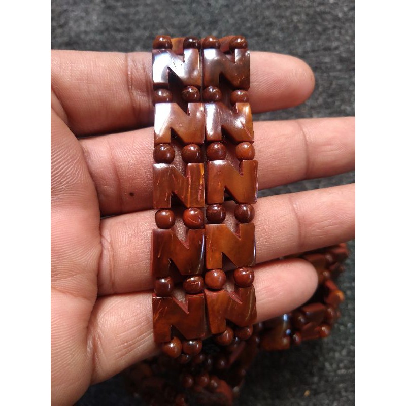 gelang kokka motif huruf N hitam atau coklat