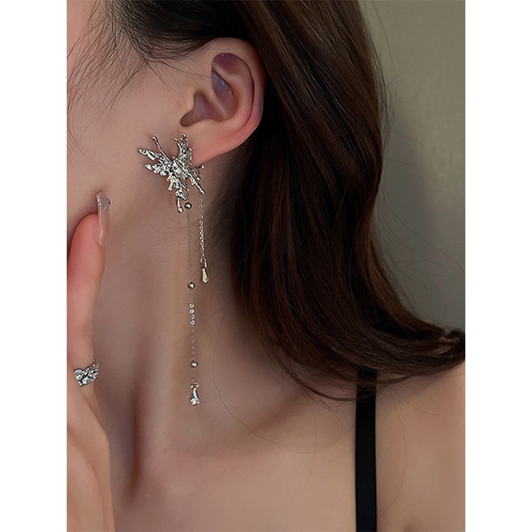 Anting Panjang Bahan Silver Needle Aksen Berlian