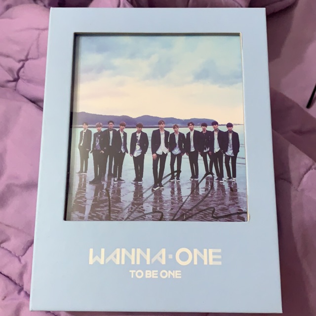 Wanna One To Be One Guanlin SIGNED ALBUM
