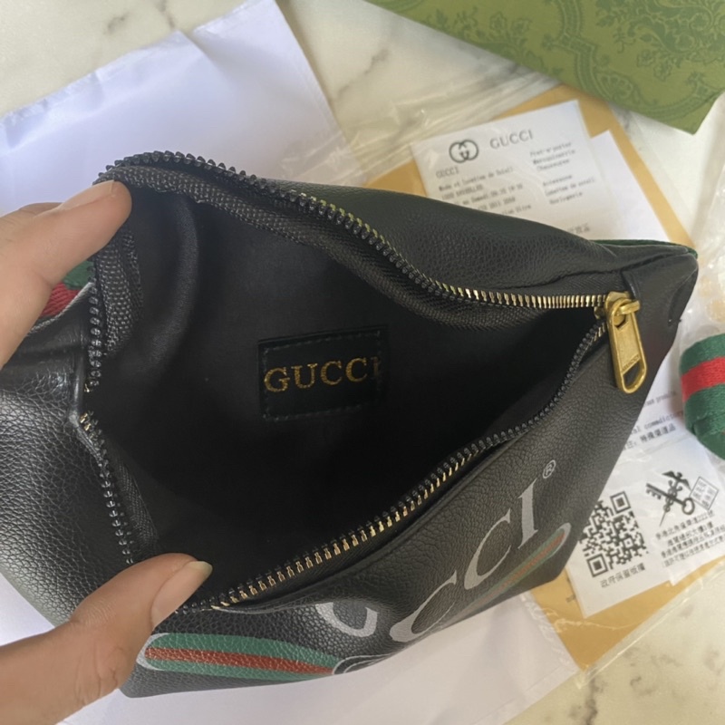 WAISTBAG SIGNATURE GUCCI / TAS SELEMPANG GUCCI