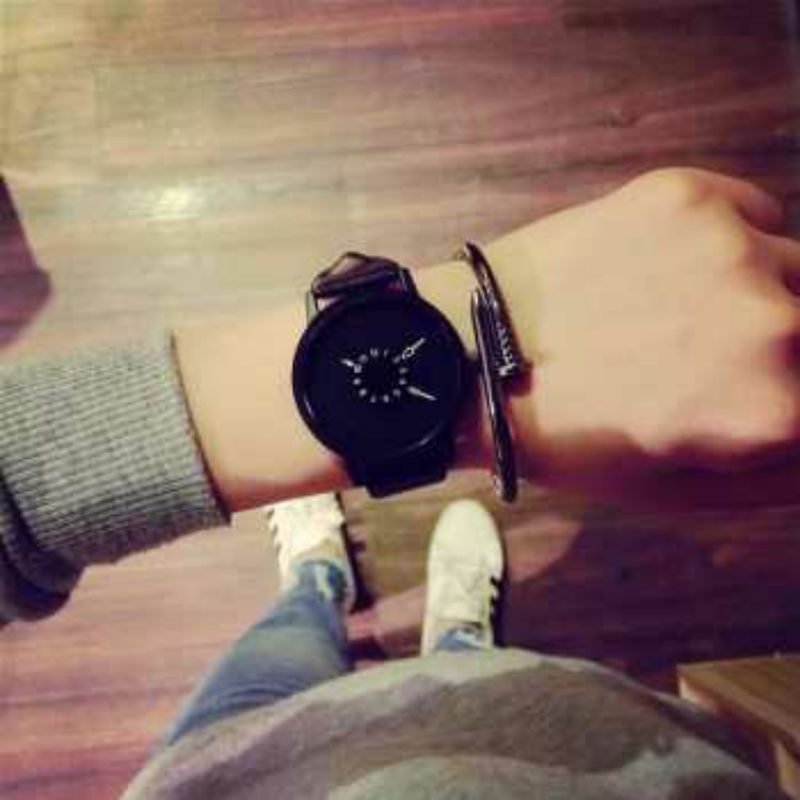 Jam Tangan Kulit Watch Stylish Elegan Analog Unik Pria Wanita Hitam Impor