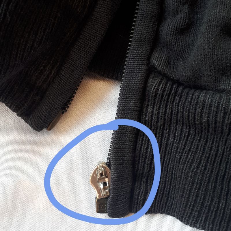 SP_PRELOVED : Jaket Pria Noir Sur Blanc Size S