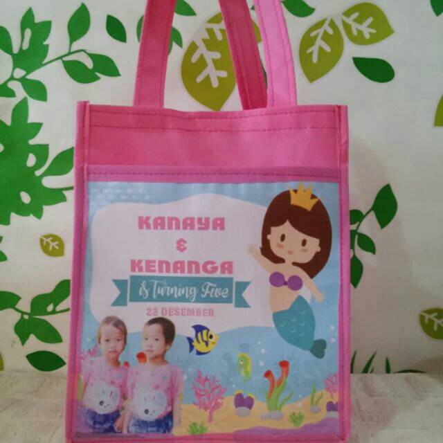 

Tas Ultah Anak Model Kantong / Tas Ultah Jinjing / Tas Ultah Karakter / Goodie bag