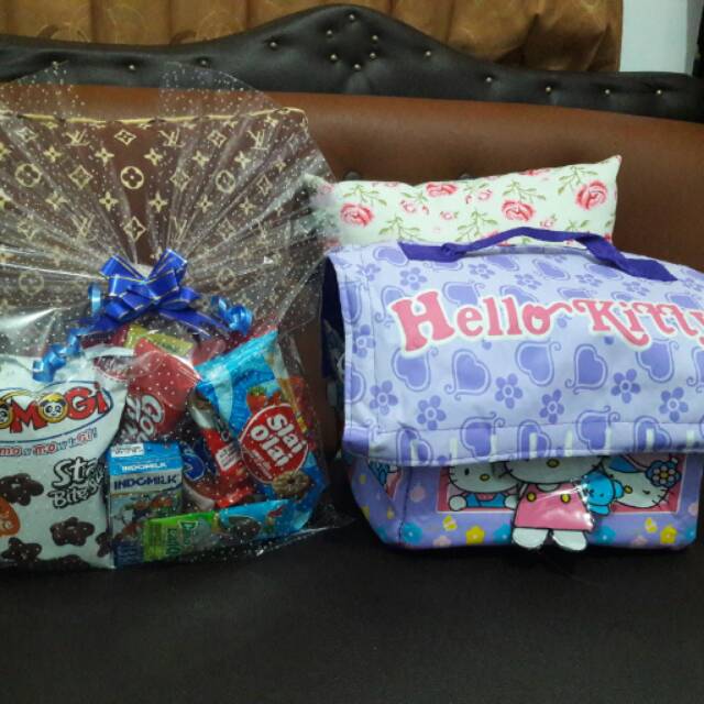 

Paket tas slempang home + snack