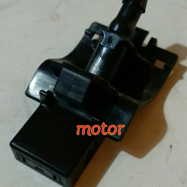mata nosel Semprotan air wiper Depan Alphard Vellfire Innova 2016 2017 2018 Karet Blade link ling St