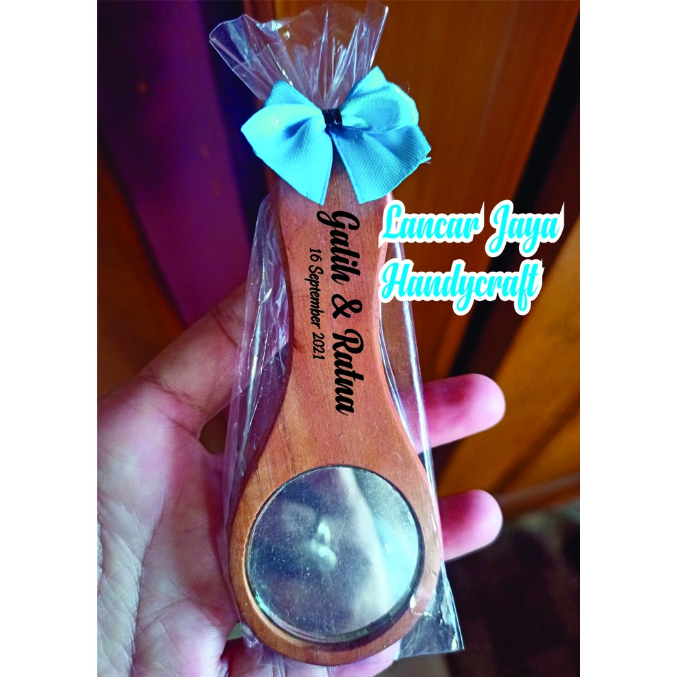 SOUVENIR PERNIKAHAN MURAH UNIK CERMIN KAYU