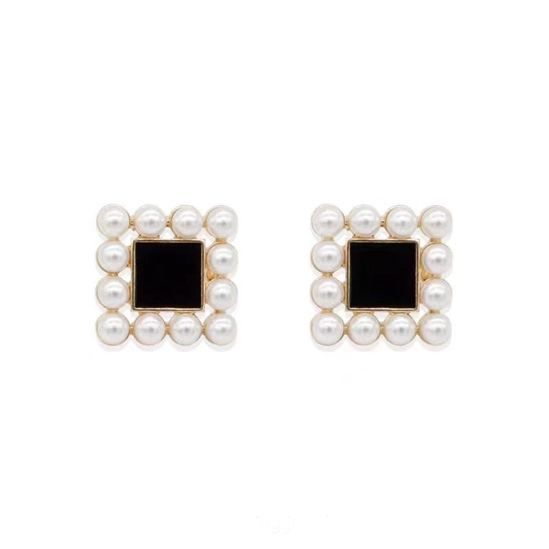Anting Stud Hias Mutiara 3 Gaya Warna Hitam Putih Untuk Wanita