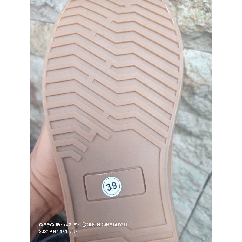 SNEAKERS CLASSIC SEPATU KULIT ORIGINAL