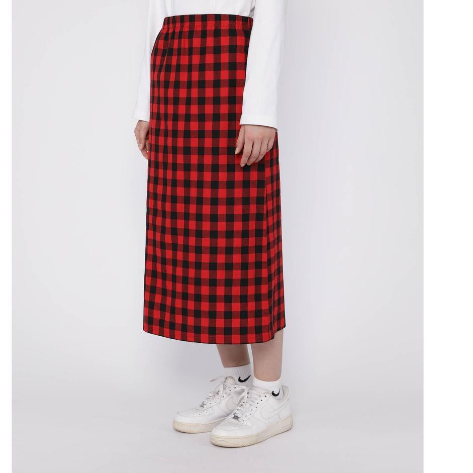 plaid red skirt