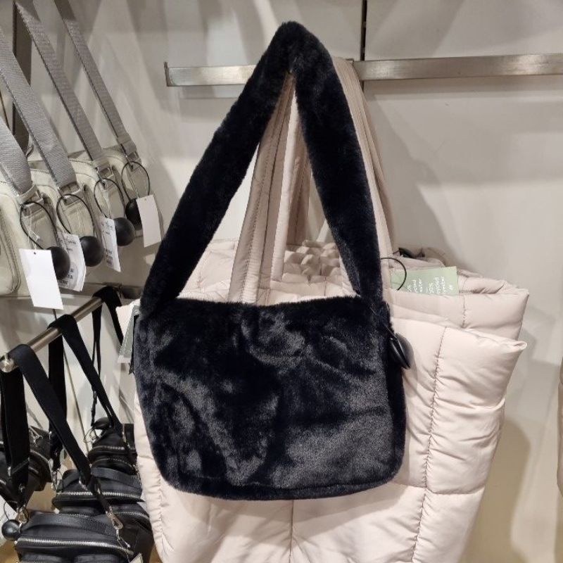 Tas Bulu hitam H&M JASTIP jasa titip hnm