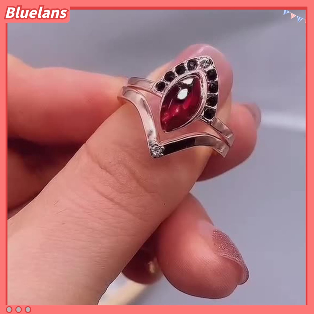 Bluelans 2 Pcs / Set Cincin Kristal Berlian Imitasi Prismatik Merah Bahan Alloy Gaya Retro Untuk Pasangan