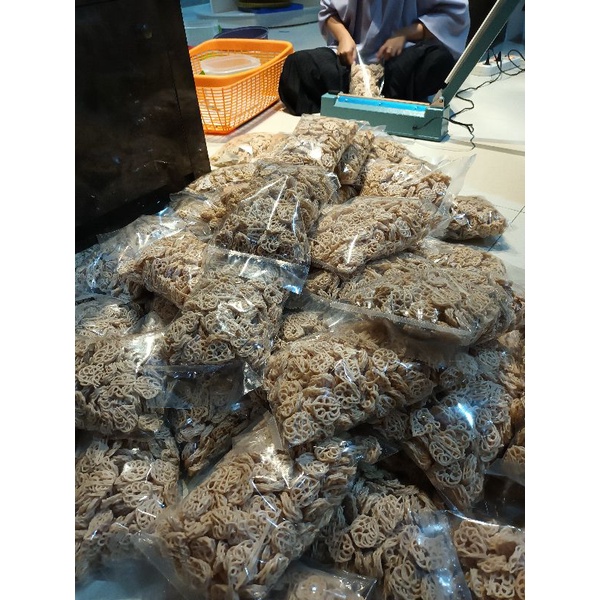 

Krupuk Kriwil Premium kemasan 500 gr