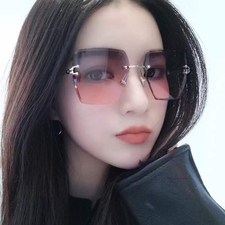 Kacamata Hitam Fashion Wanita Trendy Style Korean Sunglasses Import