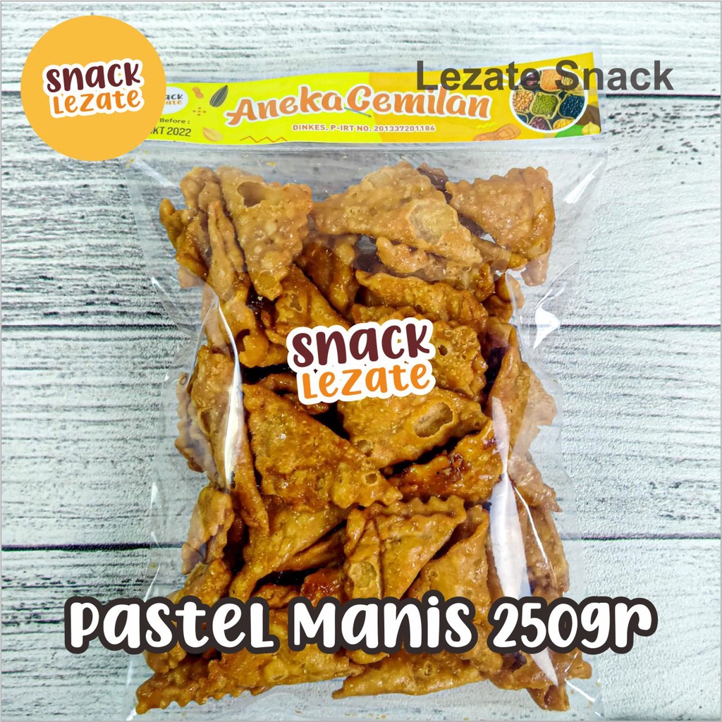 

Pastel Kering Manis 250gr Enak / Pastel Lipat Segitiga Manis Murah Pastel Kiloan / Snack Pastel Tanpa Isian Abon