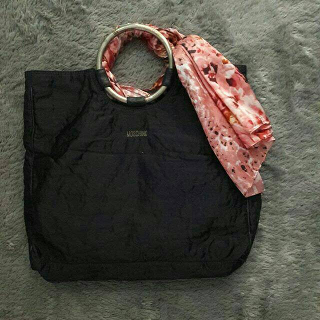 Preloved tas moschino