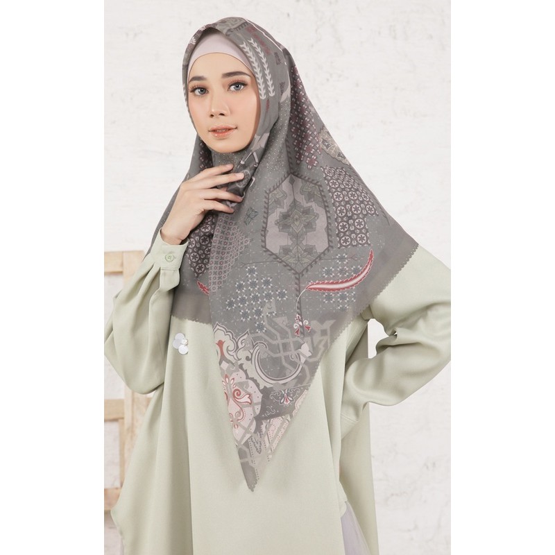 HIJUP x Puru Kambera New Maheen Scarf for HIJUP / Hijab Segi Empat