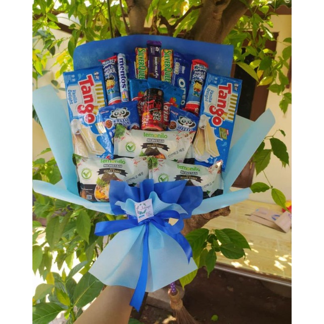 Buket PREMIUM BIRU LEMONILO CANTIK SILVERQUEEN BONCABE /paket/bingkisan Snack Ulang Tahun/Ultah/ Wisuda/Kado/Hadiah PACAR TEMEN