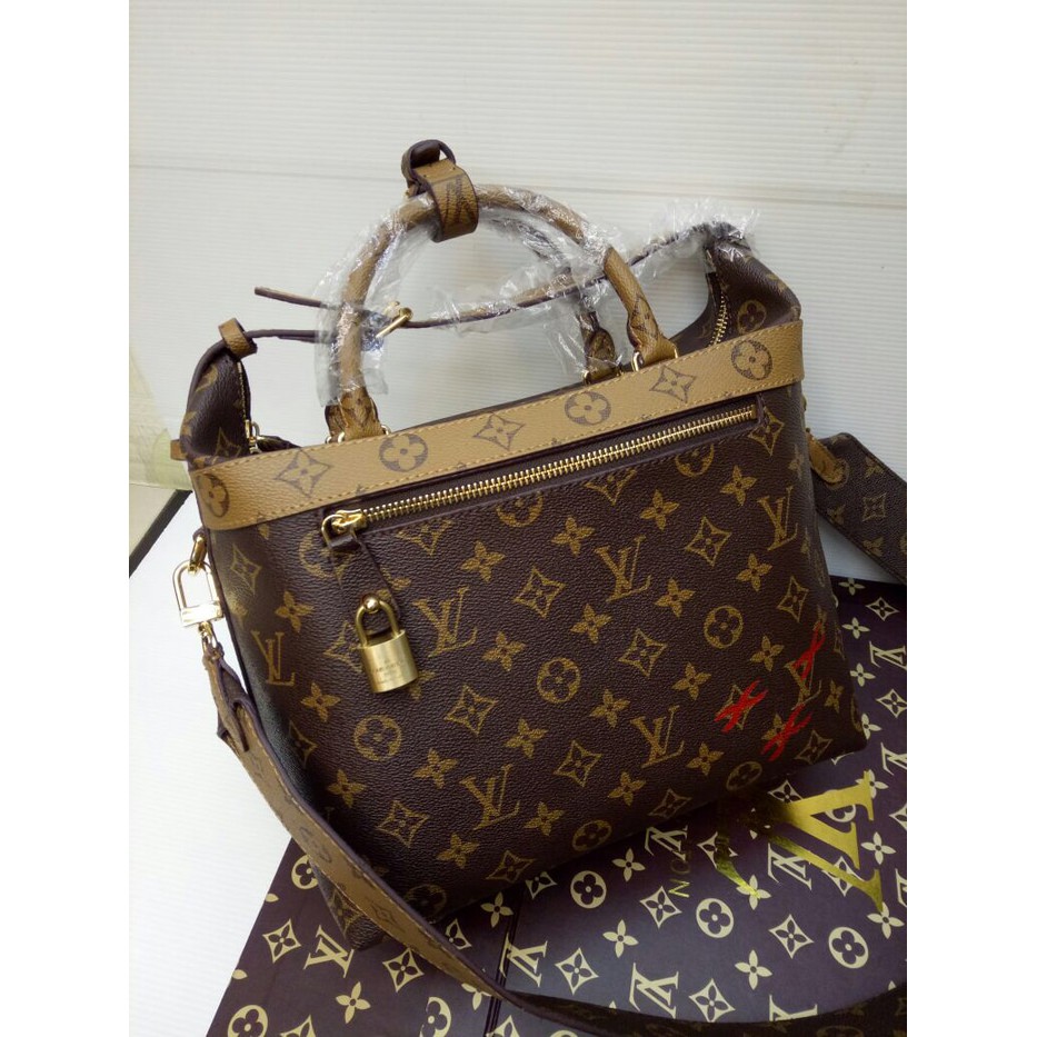 Tas LV selena gomez monogram