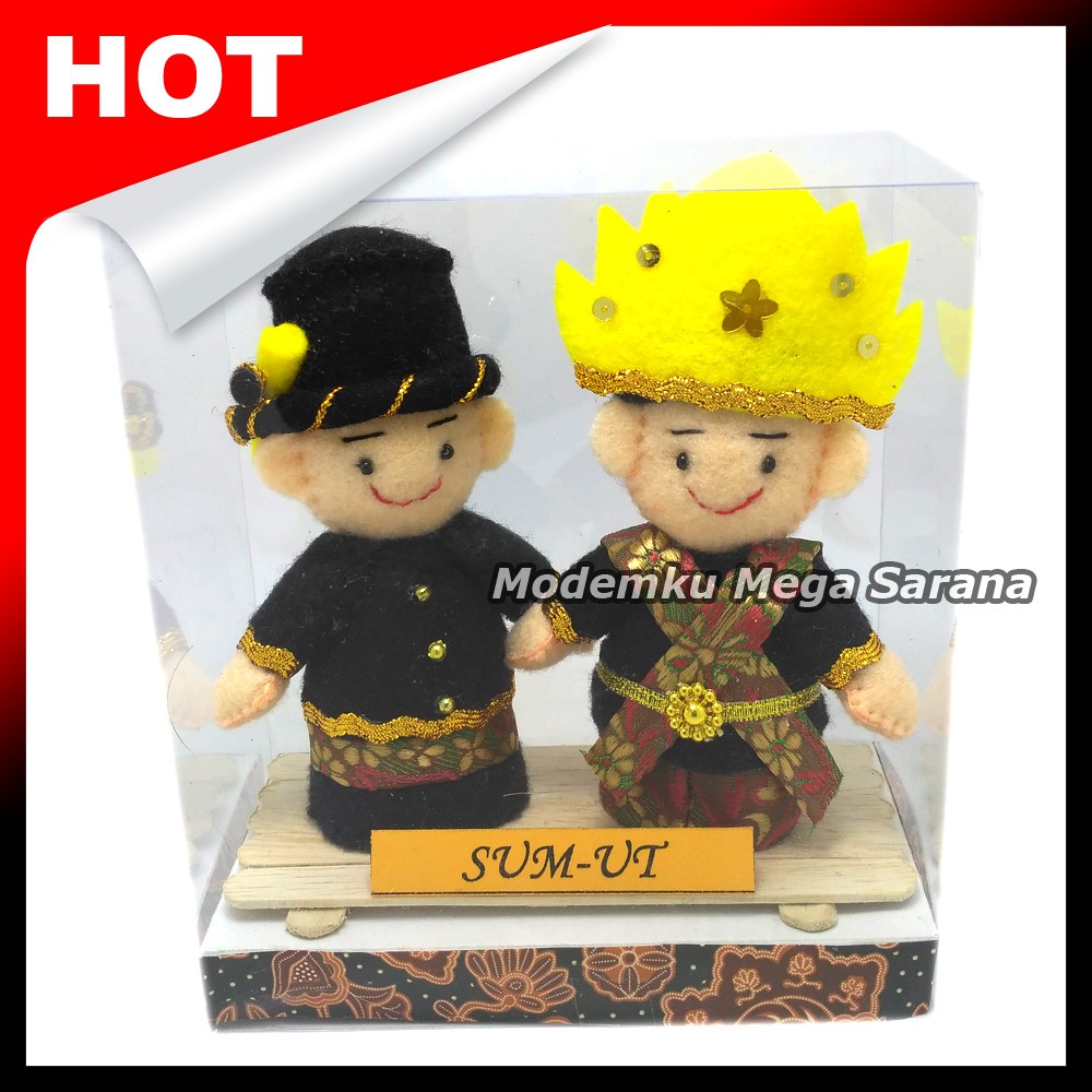 Boneka Pakaian Adat Sumatera Utara