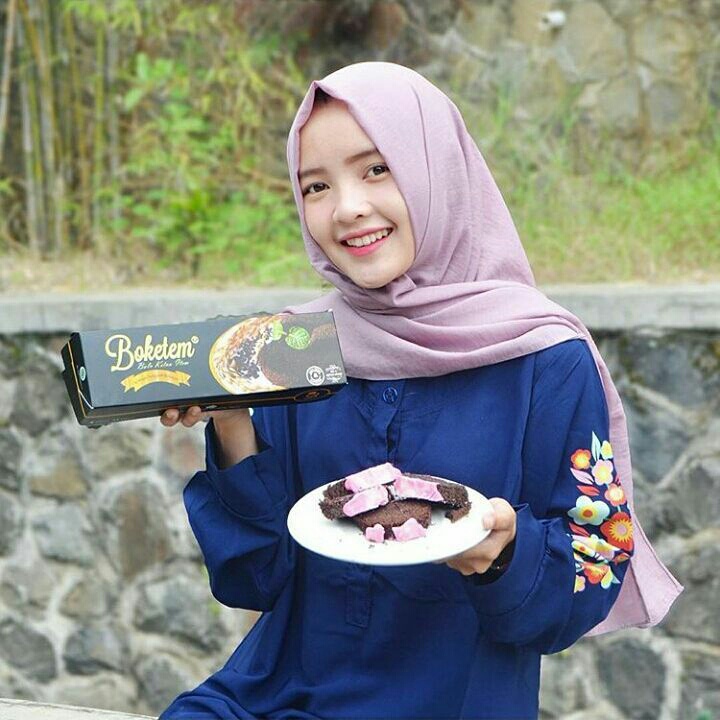 

RK12 Bolu Ketan Hitam - Boketem - Oleh Oleh Bandung - Aman Kirim Se-INDONESIA