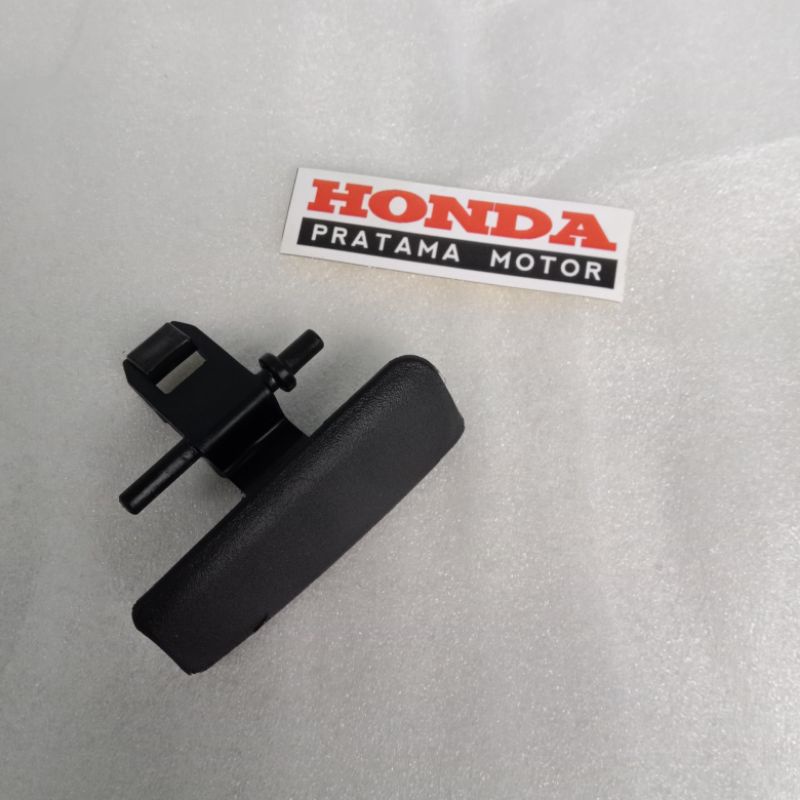 Kuncian laci scoopy , Knob Pocket Tombol Pengait Kantong Laci Scoopy K2F 2021 81144K2FN00ZB ORISINIL