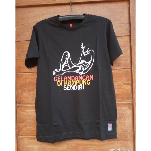 Kaos maiyah, gelandangan dikampung sendiri