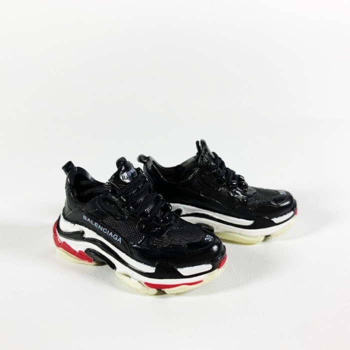 BALENCIAGA TRIPLE S BLACK WHITE RED 3D SNEAKERS KEYCHAIN MINIATUR