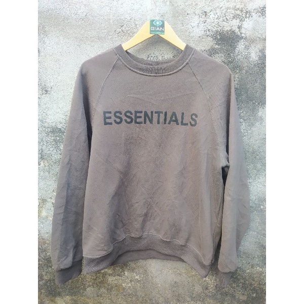 crewneck second branded original essentials.