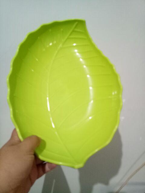 Per-2bj Piring Plastik Model Daun Uk. Besar