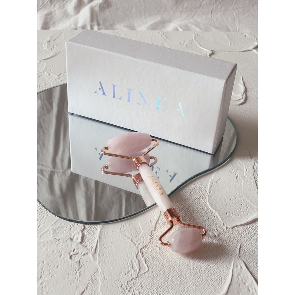 Rose Quartz Face Roller by ALINEA