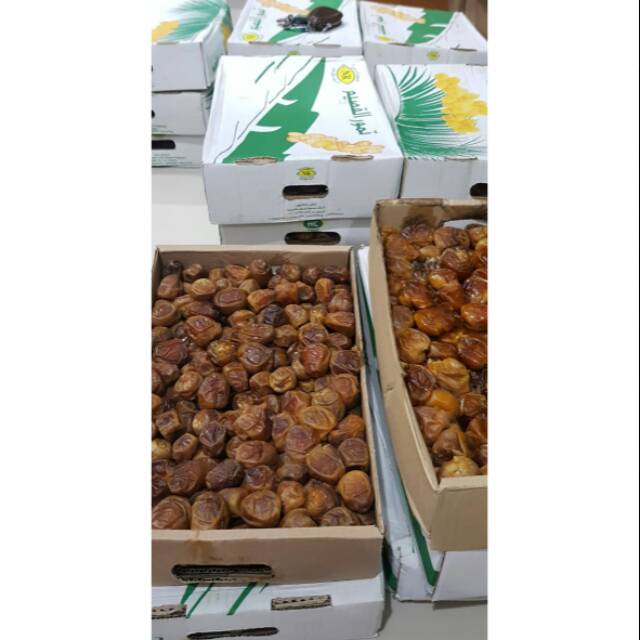 

Kurma sukari / kurma syukari / kurma sukari premium / kurma saudi
