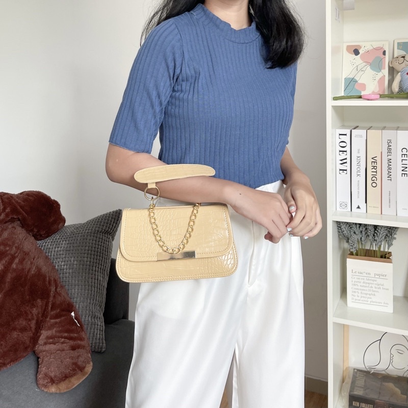 Claire Shoulder Bag