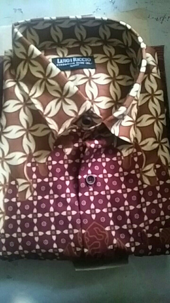 Luigi Riccio Kemeja Batik Pria Lengan Panjang Motif Wayang Lsr189.1