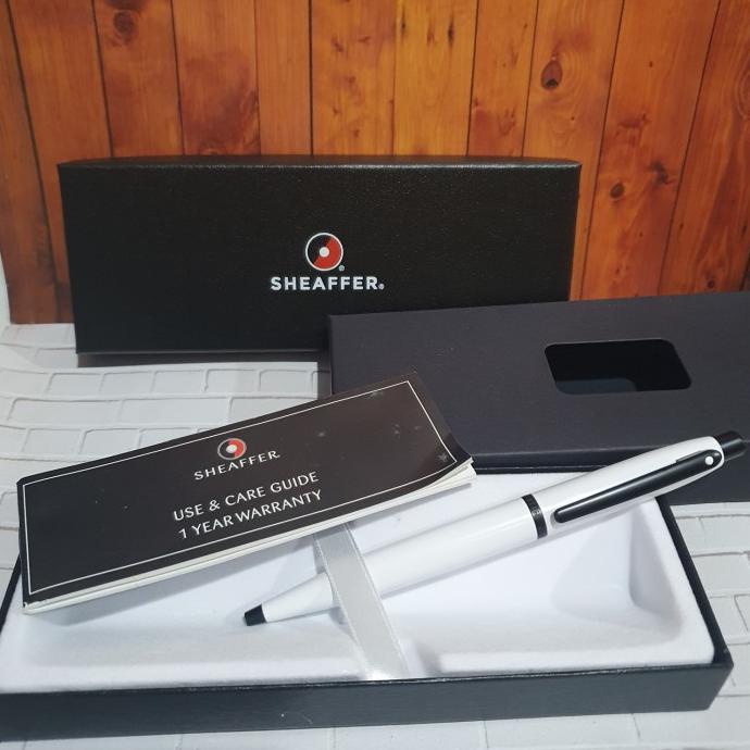 

Pulpen Sheaffer VFM Putih Glossy Ballpoint