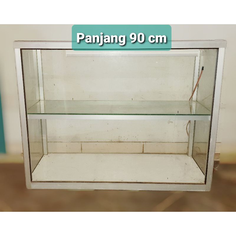 Etalase / Bekas / Second. Uk P90 x L35 x T70. Khusus jakarta, bekasi & sekitarnya.