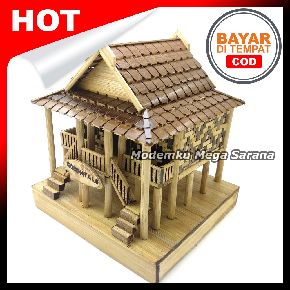 Miniatur Rumah Adat Gorontalo dari bambu