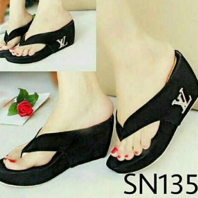 Sandal LV