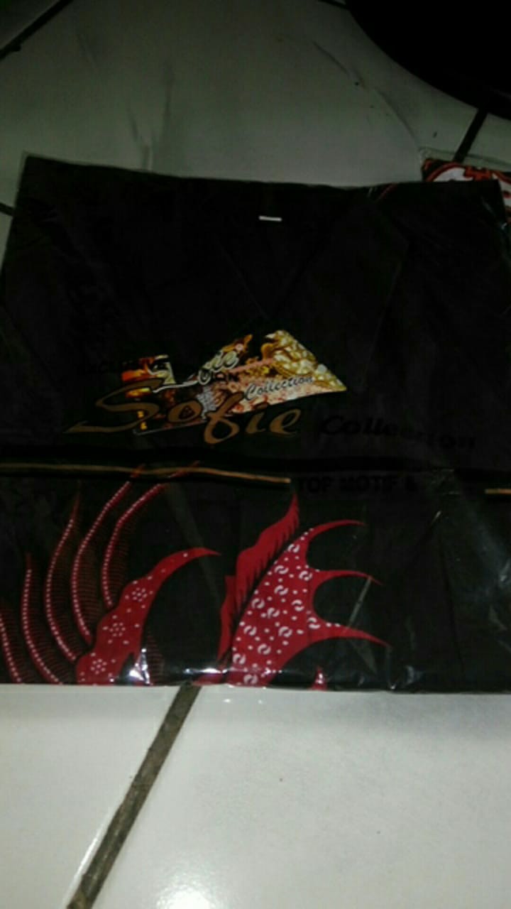 Batik Lengan Pendek Motif Wayang Dan Elung