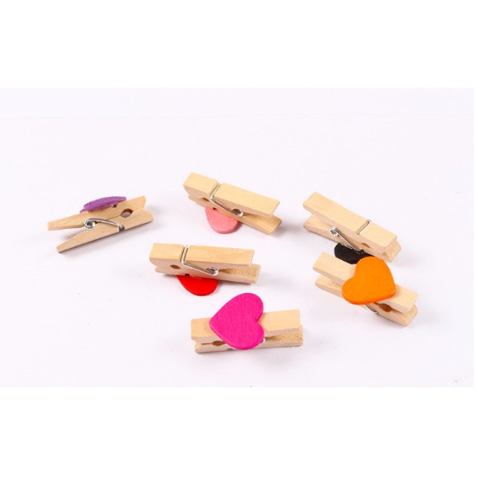 Grosir - H267 Wooden Clip Mini Bentuk Love/Jepitan Kayu Love Ukuran 3cm * 0.3cm / Untuk Tumblr Light