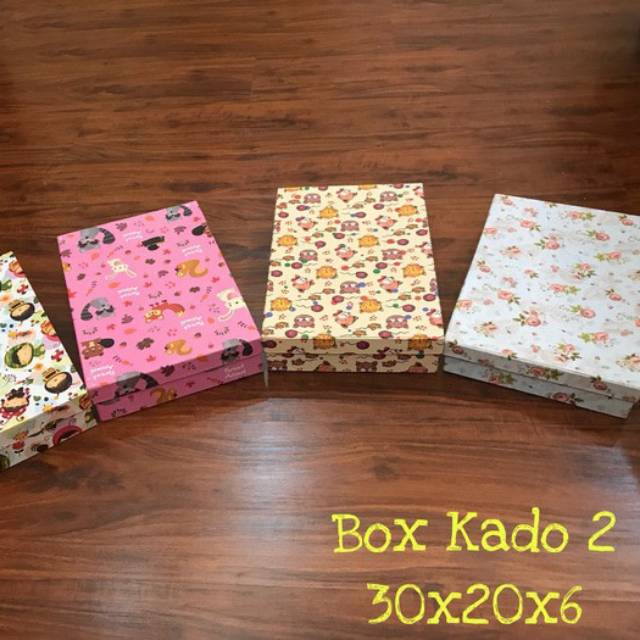 

Kotak kado 30x20x6 Gift Box Motif Murah