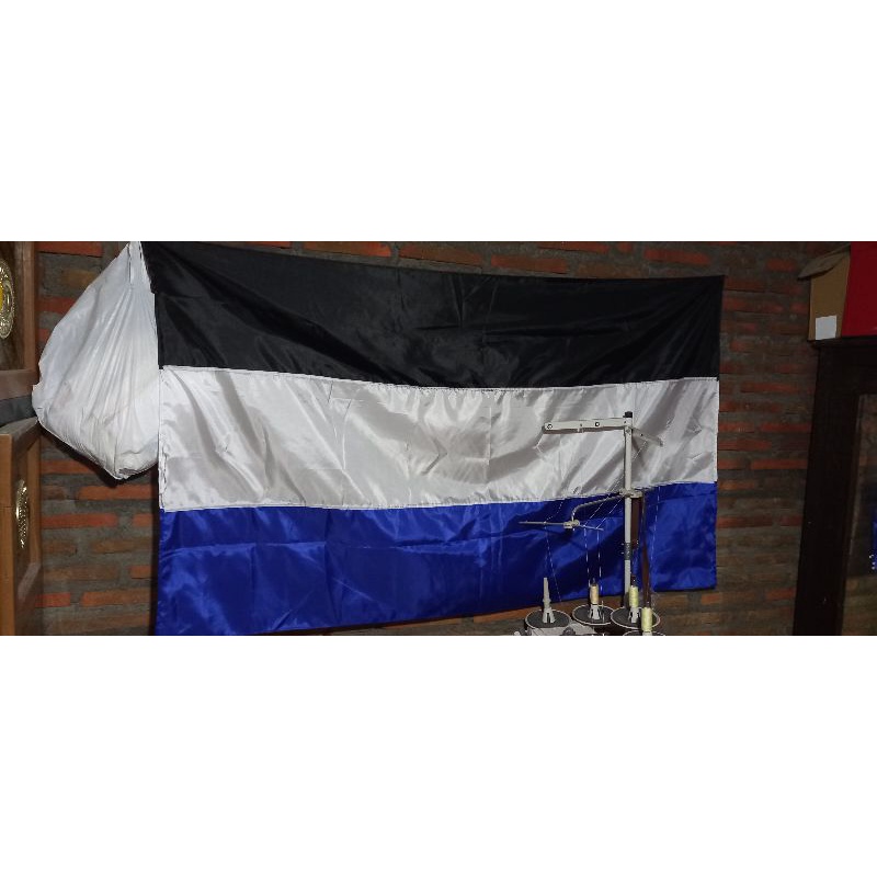 Bendera Hitam Putih Biru (Arema,Psim, Persib,Psis)