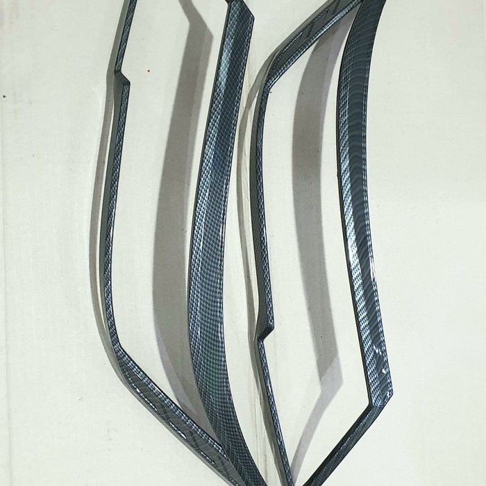 Deskripsi Garnish lampu carbon lampu depan All new Rush/Terios 2018.Garnish lampu depan All new Rush