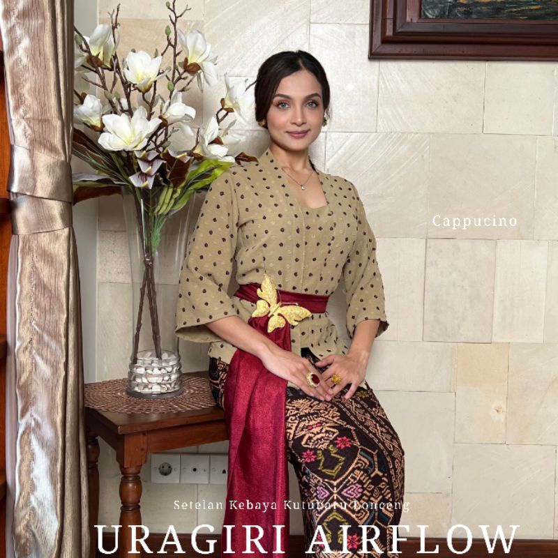 Setelan Kebaya Kutubaru Lengan Lonceng Uragiri Airflow