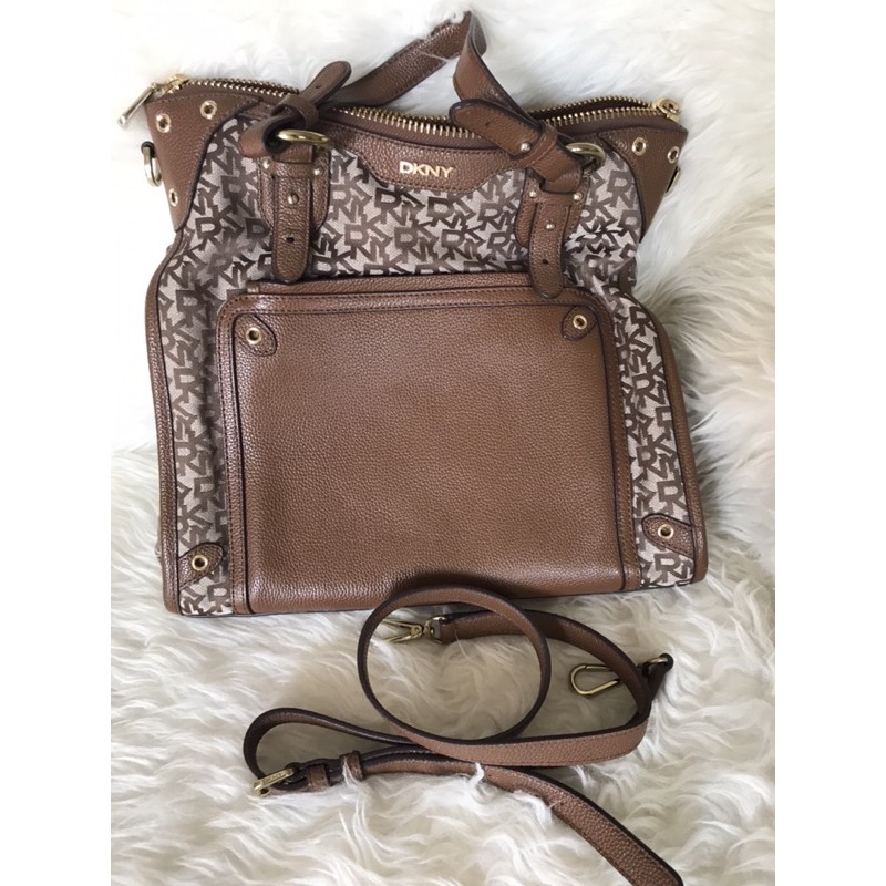 Preloved Tas selempang DKNY