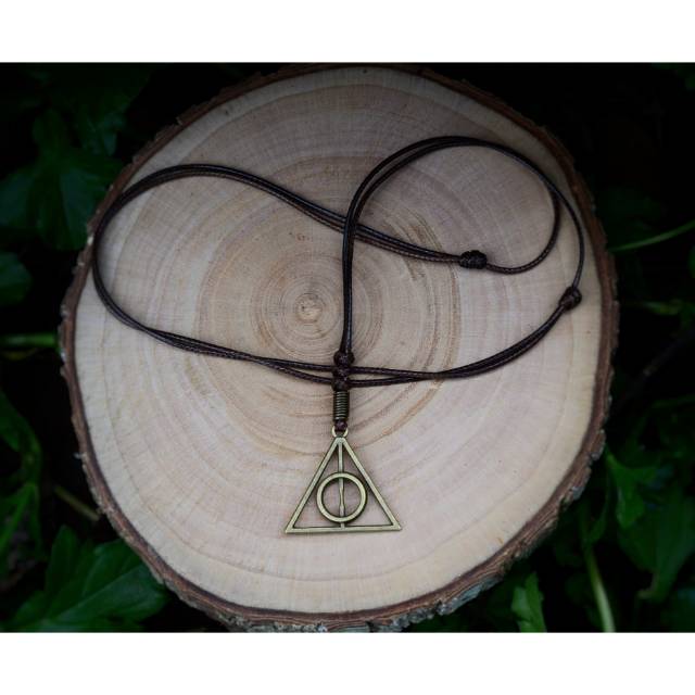 Kalung Pria Tali Korea Liontin Segitiga Harry Potter Deathly Hallow Warna Antik Bronze Waterproof Bisa Panjang Pendek