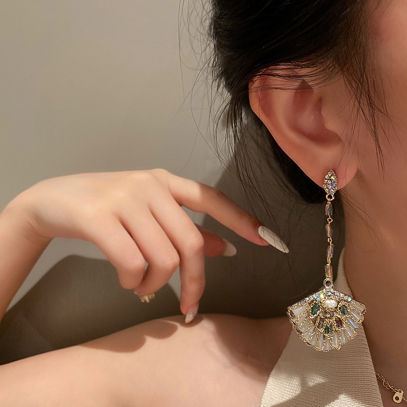 Anting AT 166 Anting Panjang Unik Lucu Keren Fashion Wanita / Anting Pesta /BS