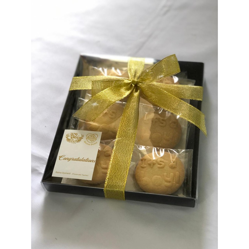 

DUS / BOX NASTAR / LAPIS LEGIT / MACAROON / TRANPARAN ( per 5 pcs ) / Tanpa mika Plastik