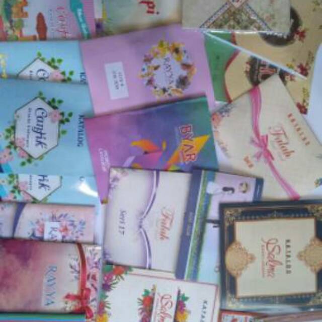 

Paket Hemat Buku Katalog Undangan Full Album dari 13 Merk Harga Murah Grosir