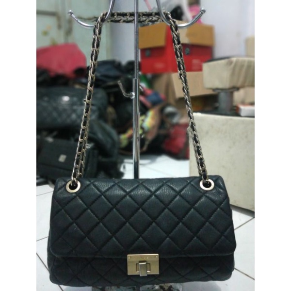 Sisley rantai rare item